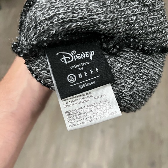 Minnie Mouse Neff Disney collection beanie - Picture 3 of 4